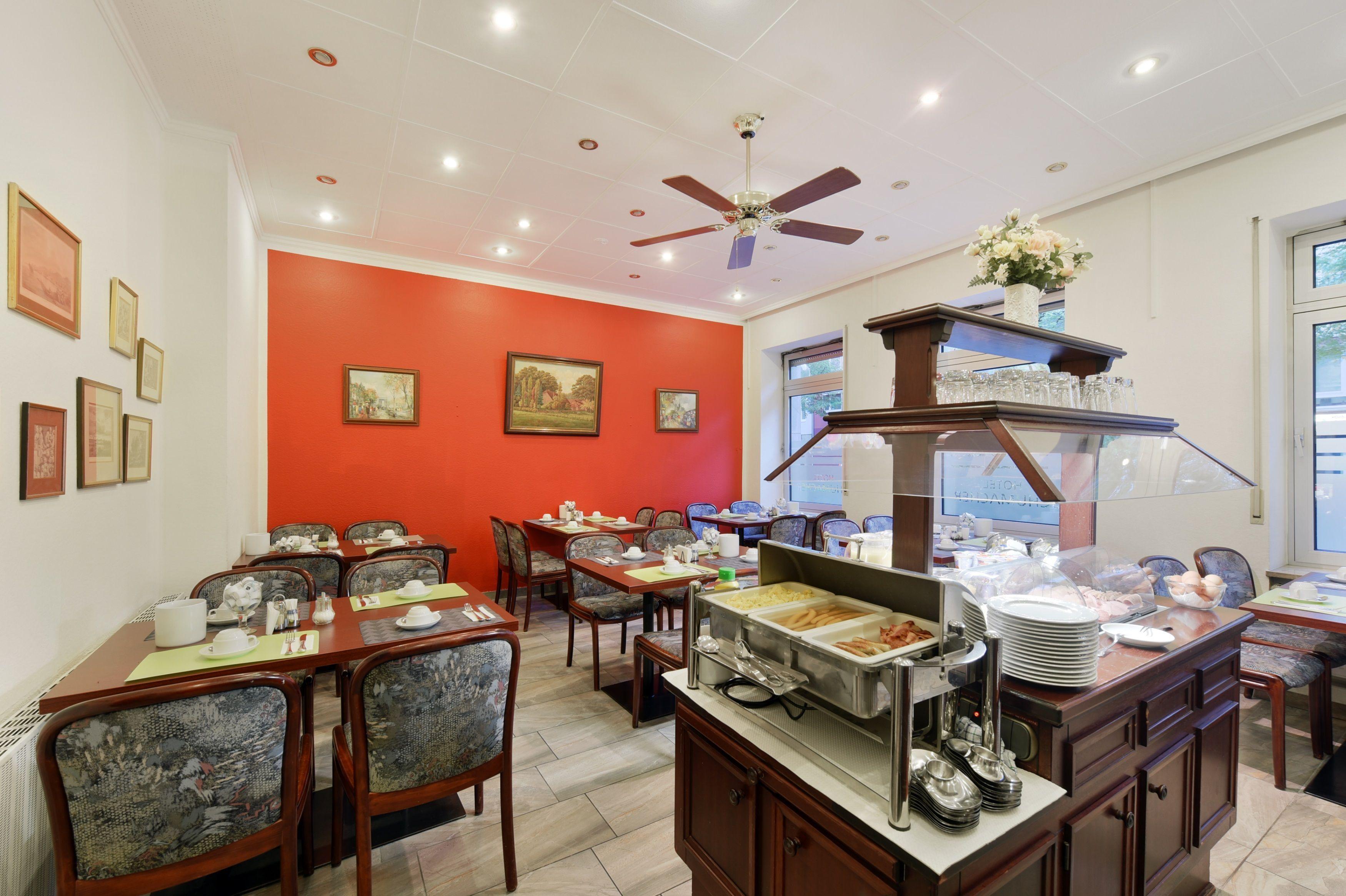 Schumacher 3* Dusseldorf